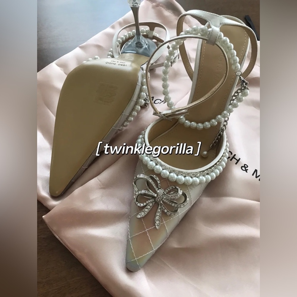 Mach & Mach Bow of Elizabeth Imitation Pearl Pointed Toe Pump Size 37.5